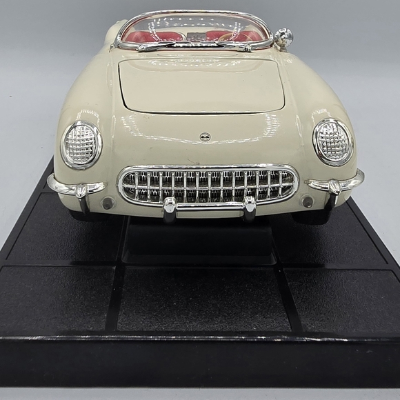 1953 Chevy Corvette Convertable - Picture 5 of 12